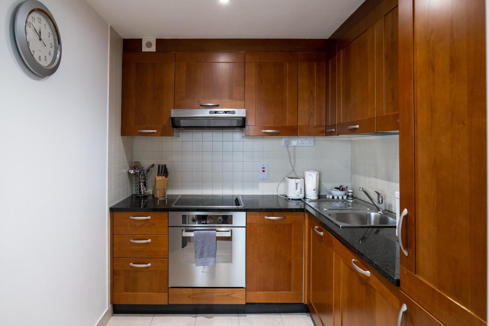 Geata Na Cathrach - Galway Lakeside Apartments Extérieur photo