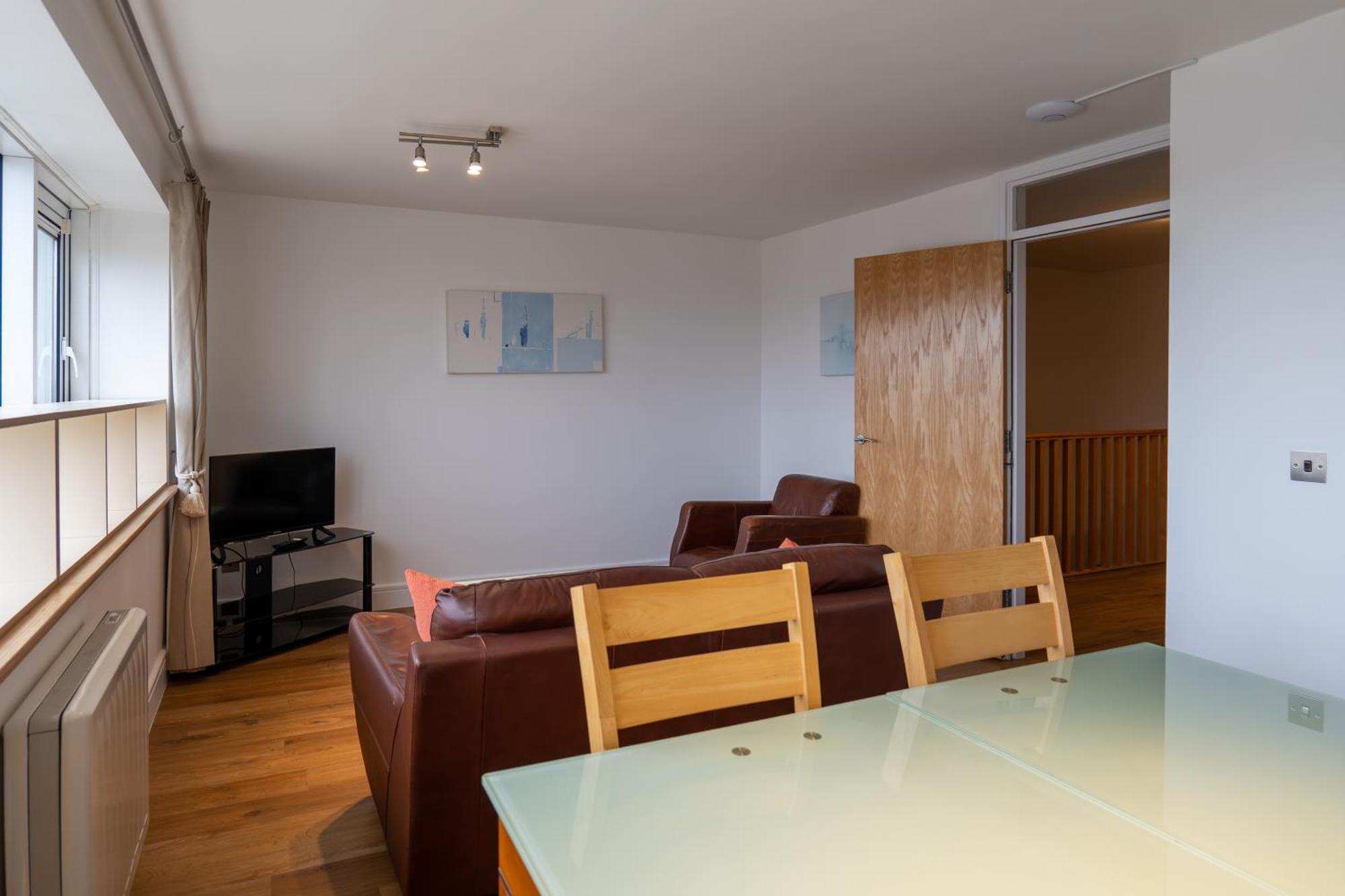 Geata Na Cathrach - Galway Lakeside Apartments Extérieur photo